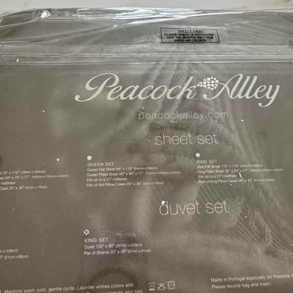 NWT Peacock Alley King size duvet set, duvet plus 2 king shams. - Picture 2 of 4